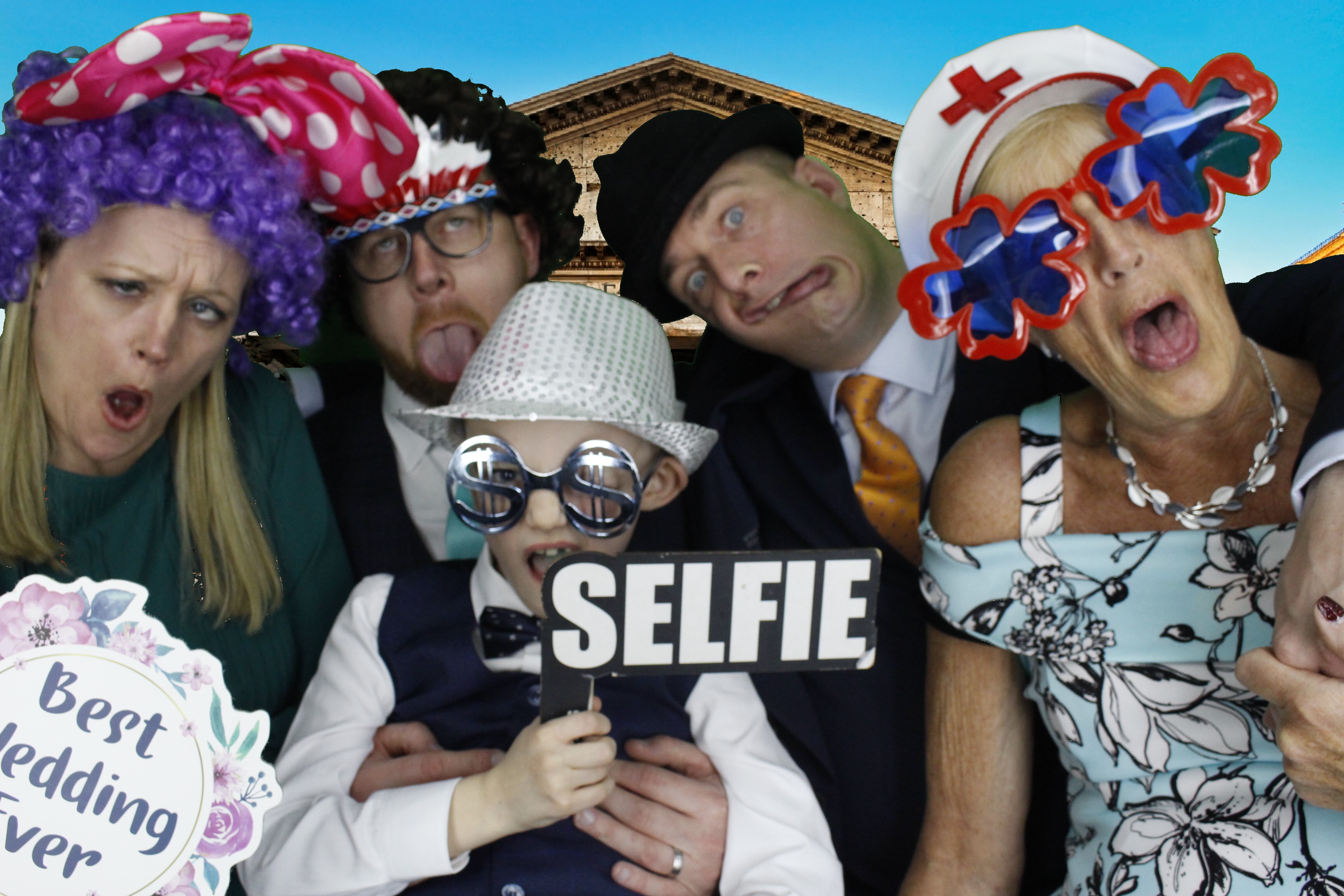 Mr & Mrs Mills | View more photos from the event at gallery.myphotoboothexperience.co.uk/u/MyPhotoBoothExperienceLtd/Mr-Mrs-Mills